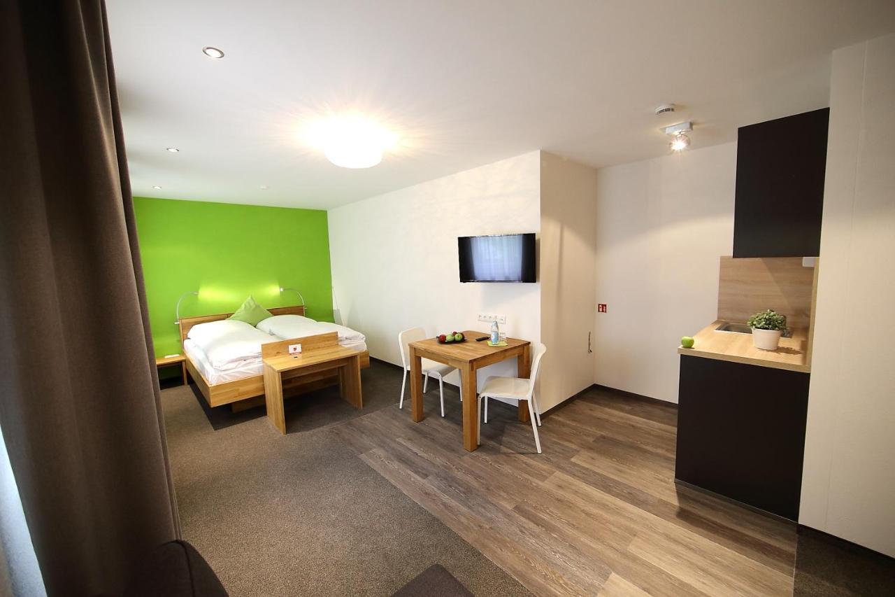 Wemding Schieners Hotel & Apfelhof Apartments מראה חיצוני תמונה
