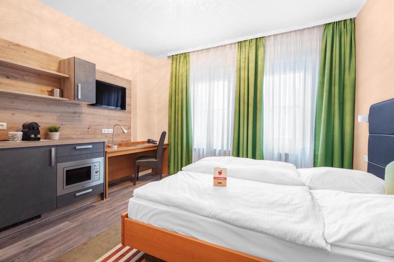 Wemding Schieners Hotel & Apfelhof Apartments מראה חיצוני תמונה