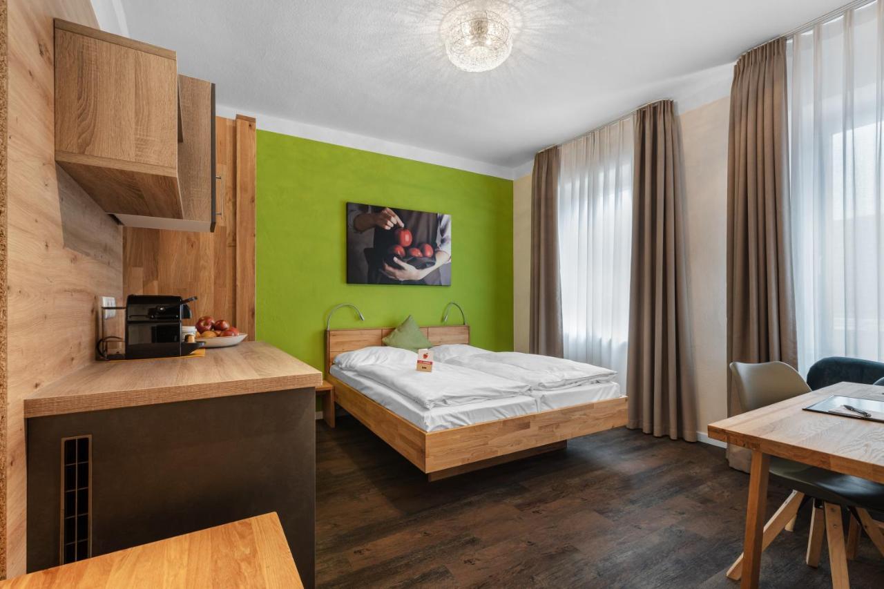 Wemding Schieners Hotel & Apfelhof Apartments מראה חיצוני תמונה