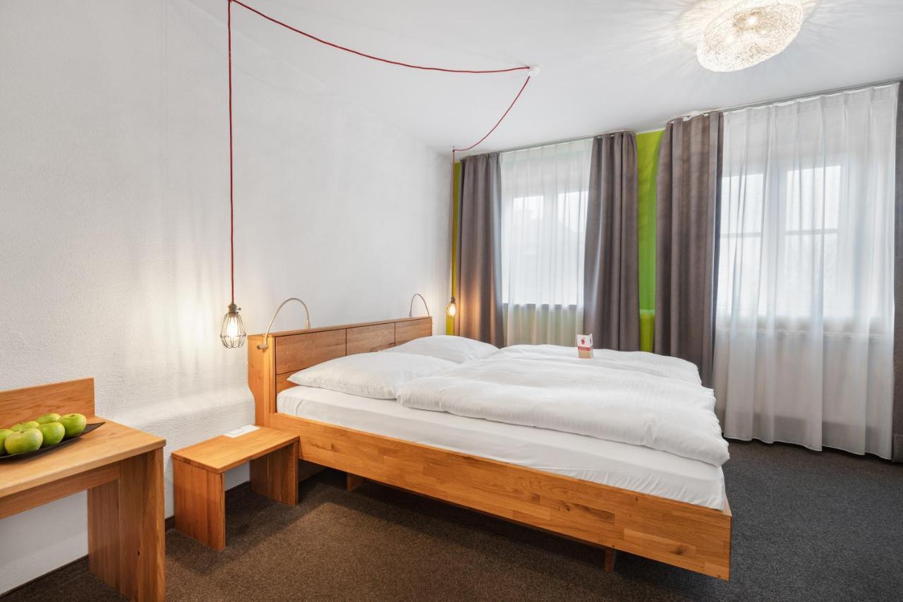 Wemding Schieners Hotel & Apfelhof Apartments מראה חיצוני תמונה