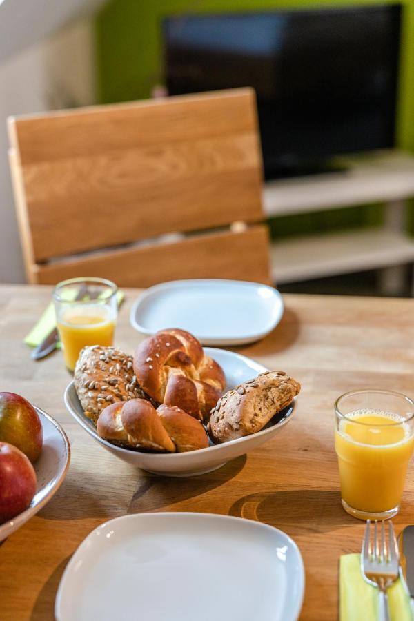 Wemding Schieners Hotel & Apfelhof Apartments מראה חיצוני תמונה