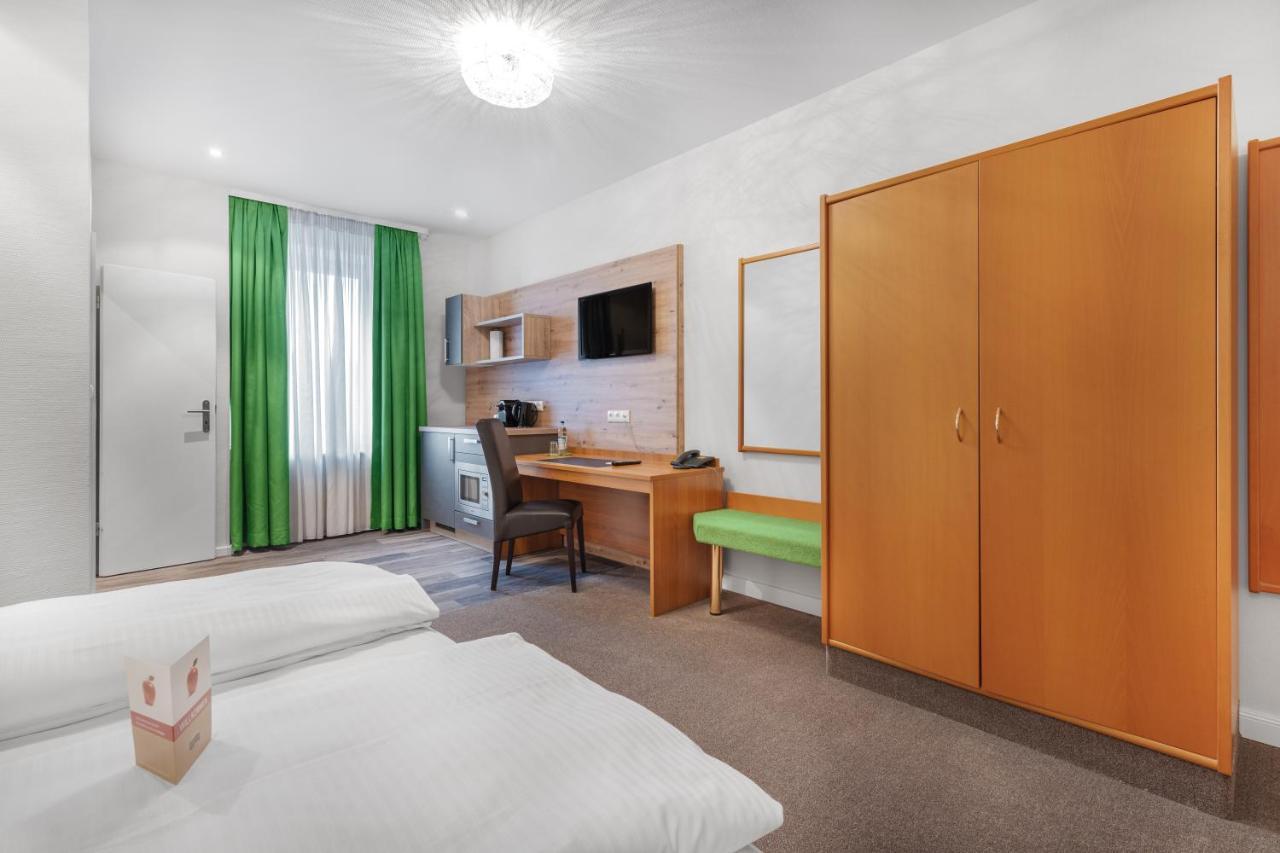 Wemding Schieners Hotel & Apfelhof Apartments מראה חיצוני תמונה