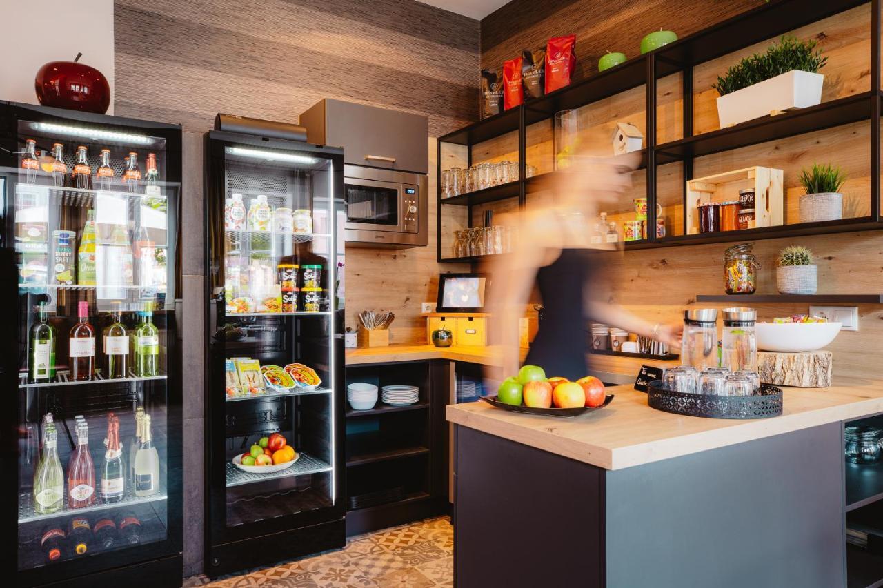 Wemding Schieners Hotel & Apfelhof Apartments מראה חיצוני תמונה